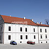 alt=